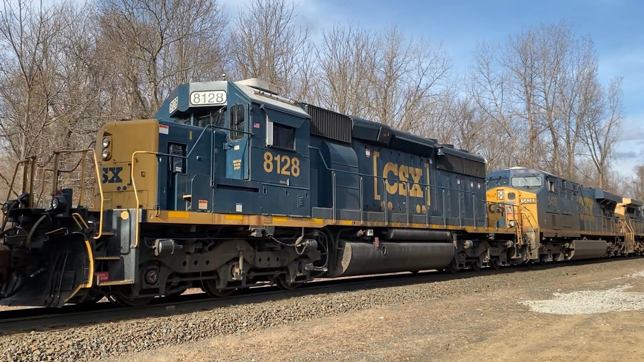 CSX M436 with YN2 #211 and SD40-2 #8128 at CP57 - YouTube