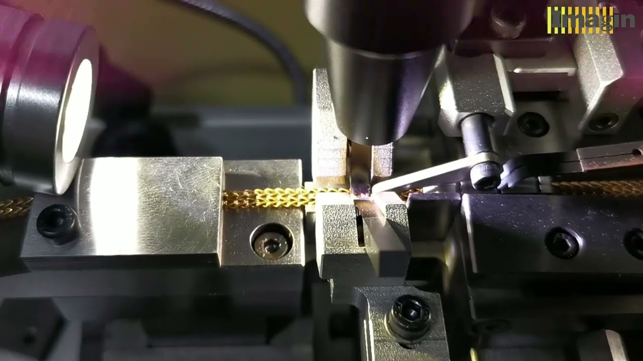 Bismark chain coupling machine for 4 curb chain together