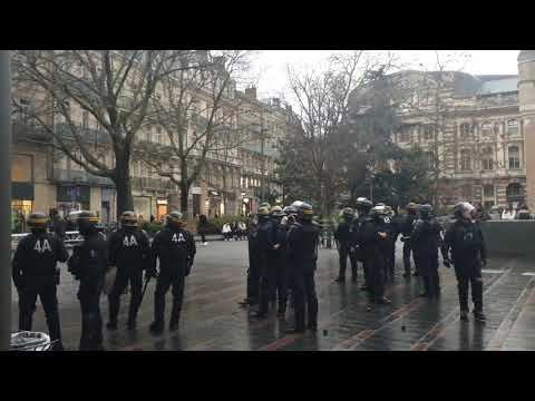 Gilet jaune acte de 68 Toulouse la police chasse les manifestants de la rue Alsace-Lorraine