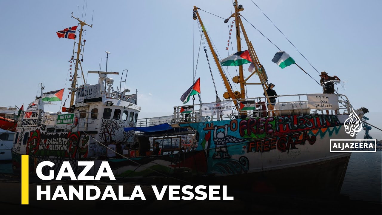 سفينة "أسطول الحرية": مجموعة من النشطاء تحاول الوصول إلى غزة لإيصال المساعدات