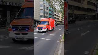 RTW der BF Düsseldorf auf Einsatzfahrt