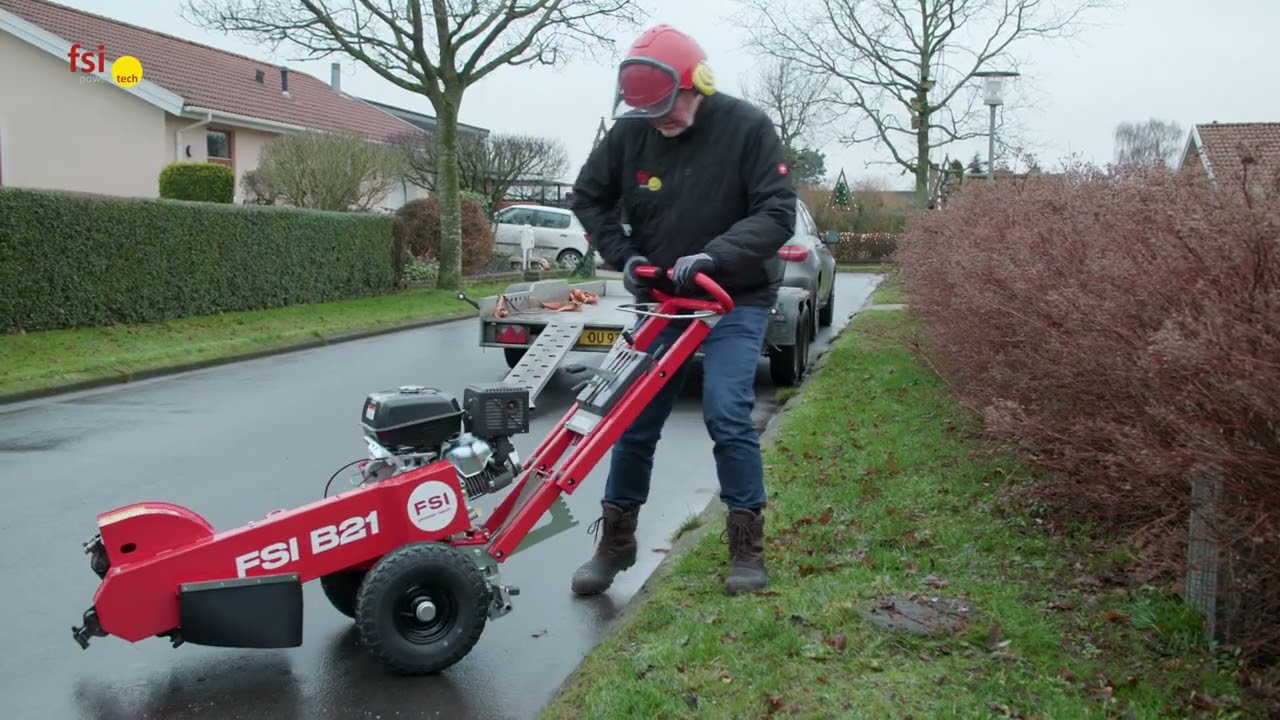 Rogneuse de souches, dessoucheuse thermique, grignoteuse de souches FSI B21