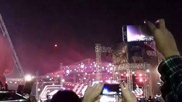 Detik Detik Perayaan Kembang Api Tahun Baru 2017 DiPantai Karnaval Ancol