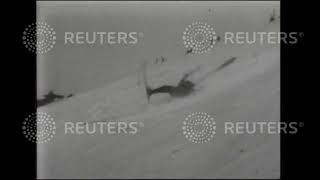 1938 QUIRKY: Ski jumping on sand at Long Island