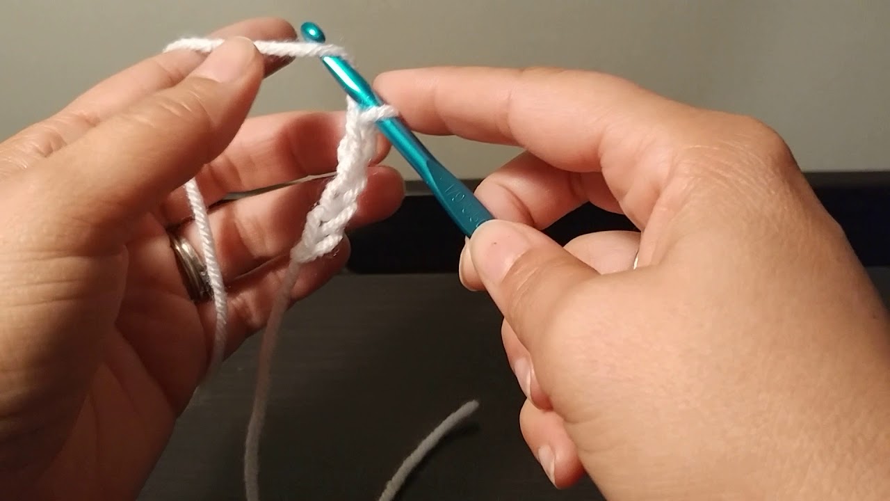 How To Make A Foundation Chain In Crochet YouTube