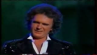 T.G. Sheppard sings &quot;Devil In The Bottle&quot; on the Motown 25 Special