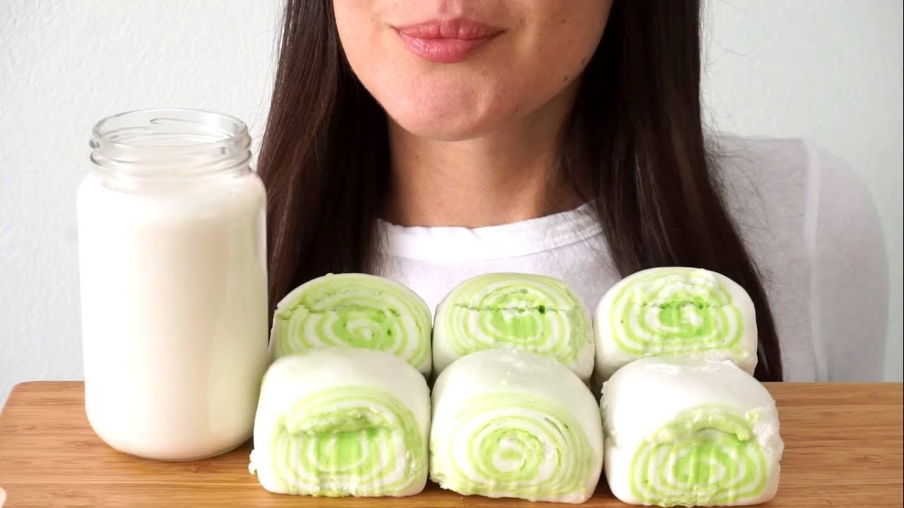 ASMR Eating Sounds: Steamed Pandan Buns (Mantou) & Soy Milk (No Talking)