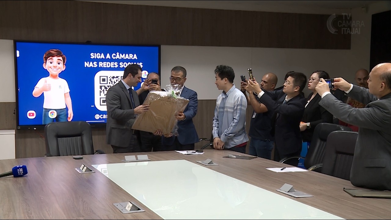 Comitiva chinesa visita CVI e manifesta interesse em parceria institucional e comercial com Itajaí