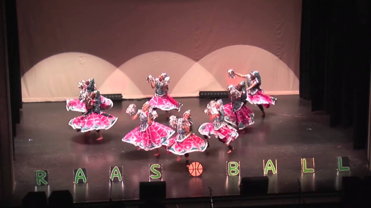 UIC DangeRaas (1st Place) | Raas Mania 2013