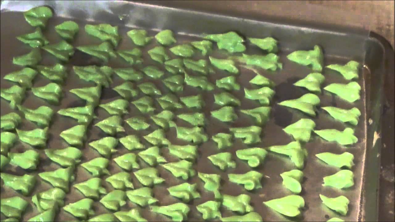 Piping  Rosettes and Leaves for a Cold Process Soap Cake