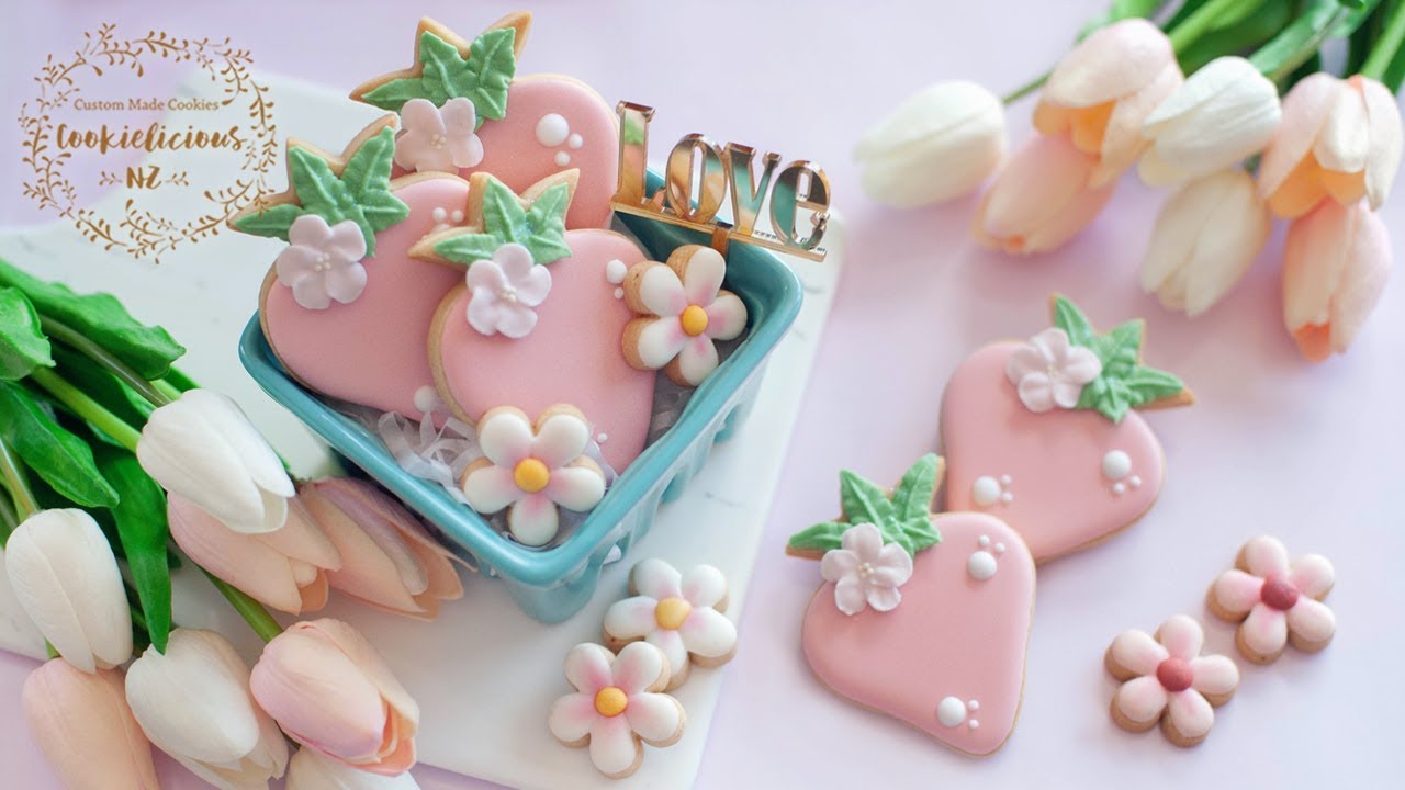 How to decorate Pink Strawberry Cookies - Simple, easy & quick tutorial