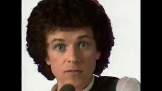Video thumbnail of "LEO SAYER - HOW MUCH LOVE"