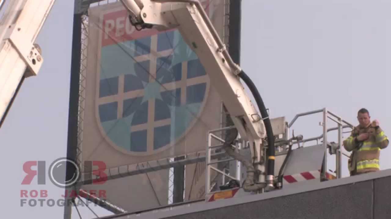 Grote brand wok restaurant in PEC Zwolle stadion. YouTube