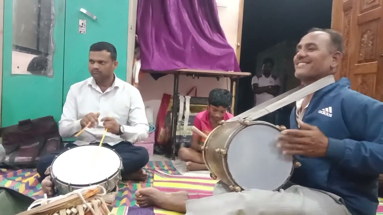 फलटण निरगुडी येथे रंगलेली वाद्य मैफिल सनई वादक बापूराव आवटे सह ढोल वादन सुनिल खंडाळे म्हसोबाचीवाडी 