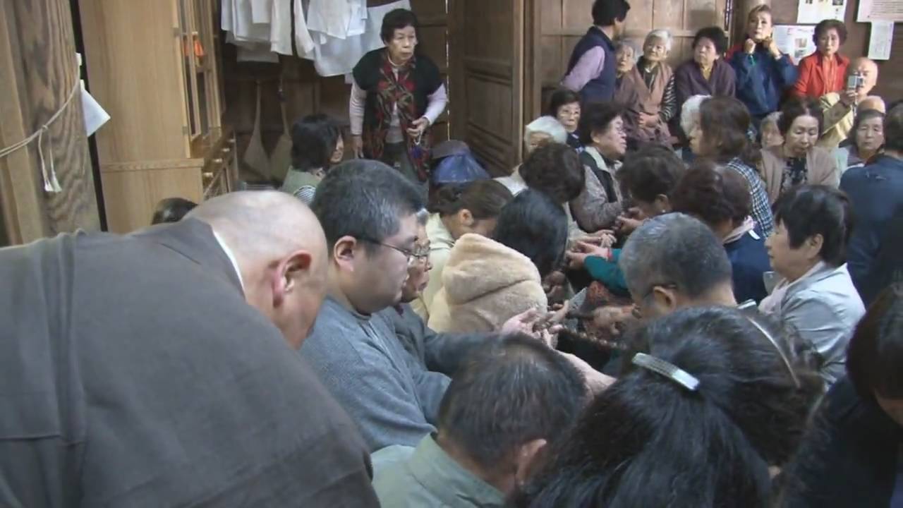 百万遍～大数珠廻し - YouTube