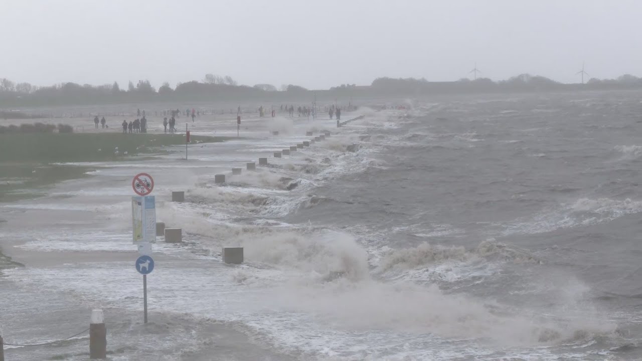 STURMTIEF 'JOSHUA' TRIFFT AUF OSTFRIESISCHE KÜSTE - INSELFÄHREN FALLEN AUS