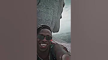 فينيسيوس وكمافينجا يغنون اغنيه كما فينجا 