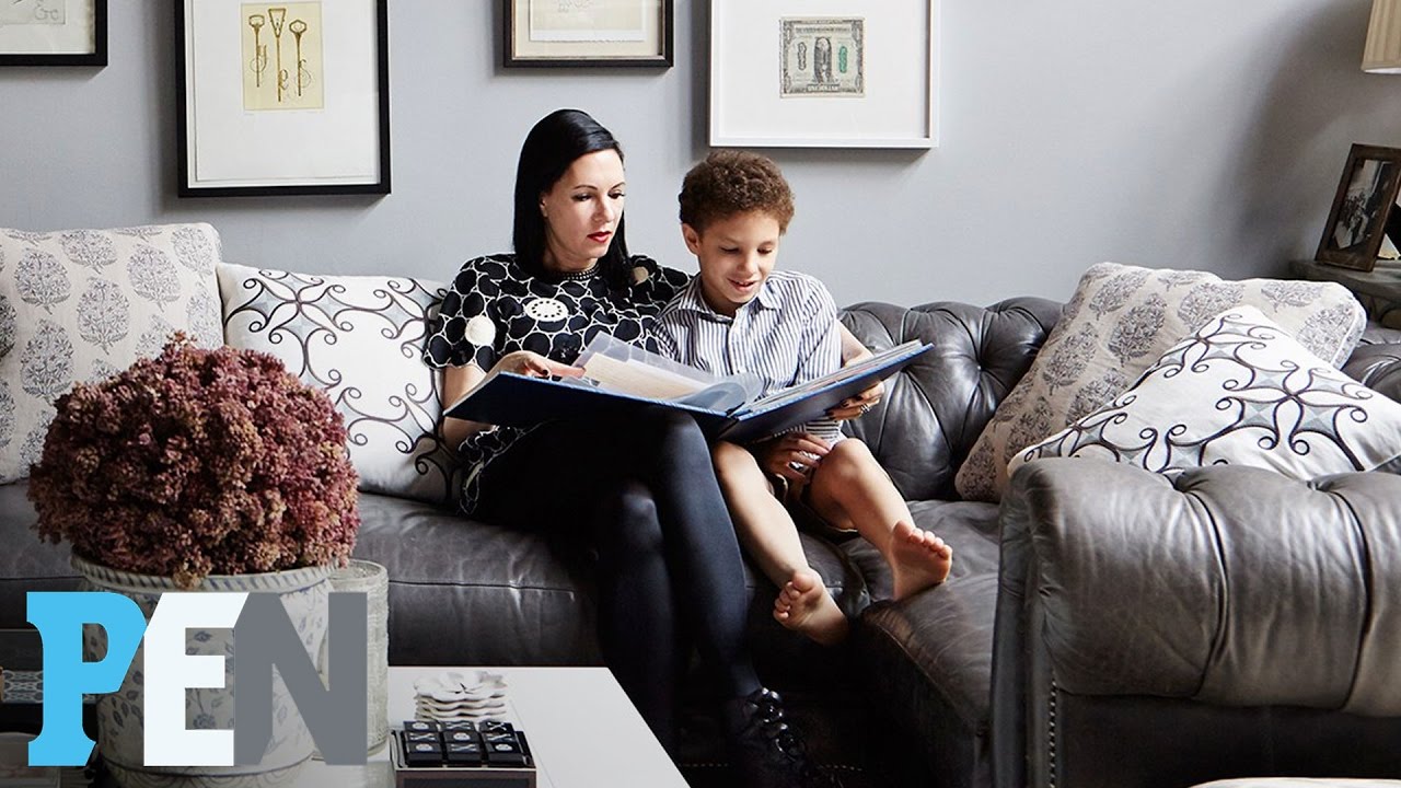 Odd Mom Out Jill Kargman Gives Hollywood Home Tour, Shows Off Skull