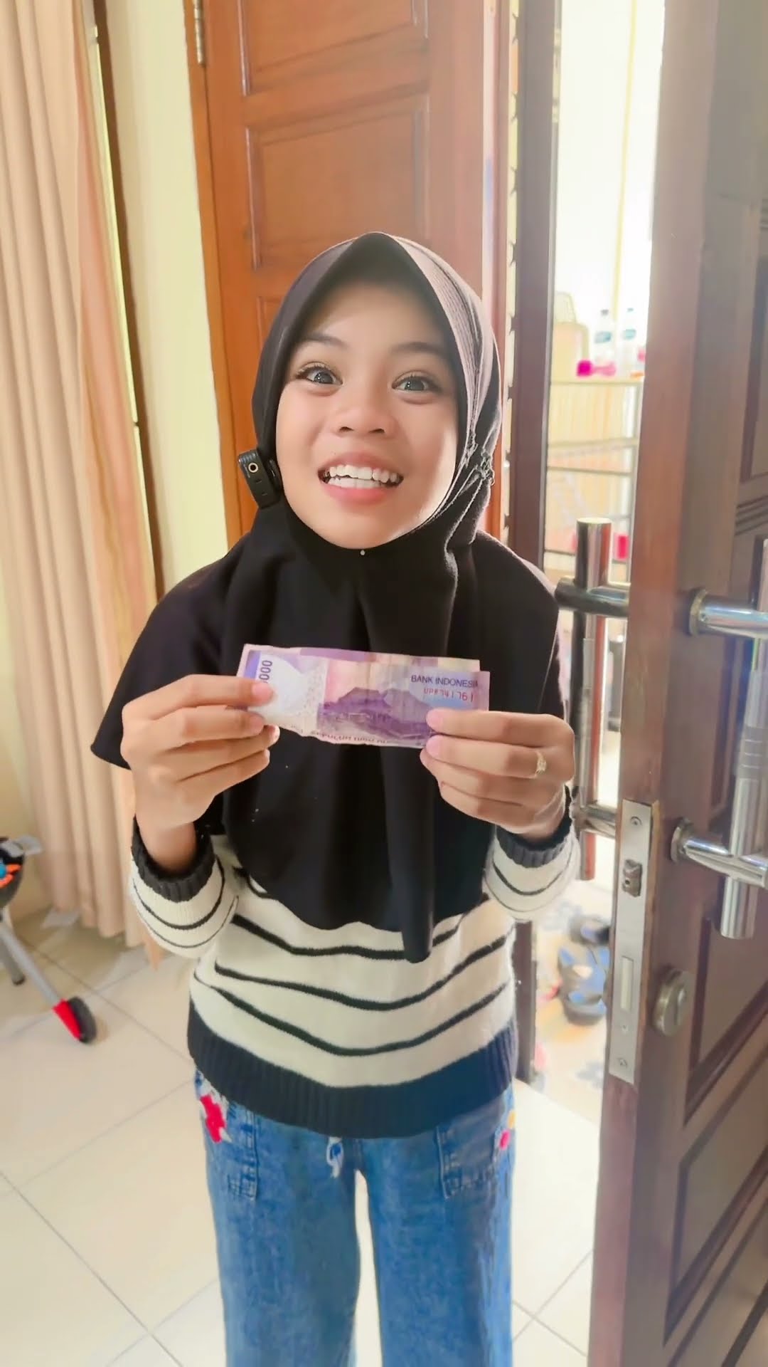 TUH MALAH BELI MAINAN