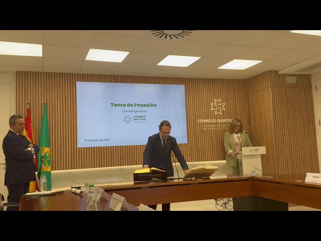 El presidente del CODB jura su cargo como vocal del Comité Ejecutivo del Consejo General de Dentistas de España