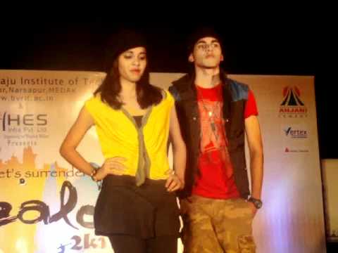 designer sandeep gupta fashion show @bvraju eng colge on march 5th 2011.MPG