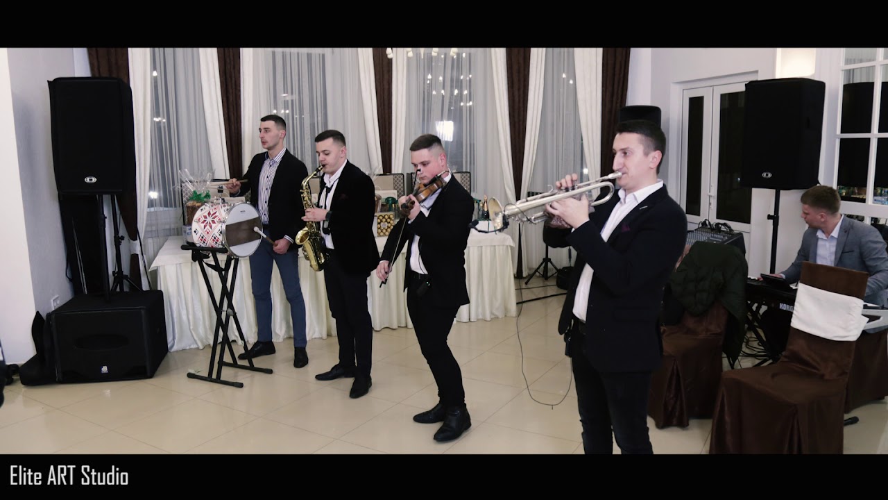 Formatia Elegant-Un Colaj Bogat de cantece