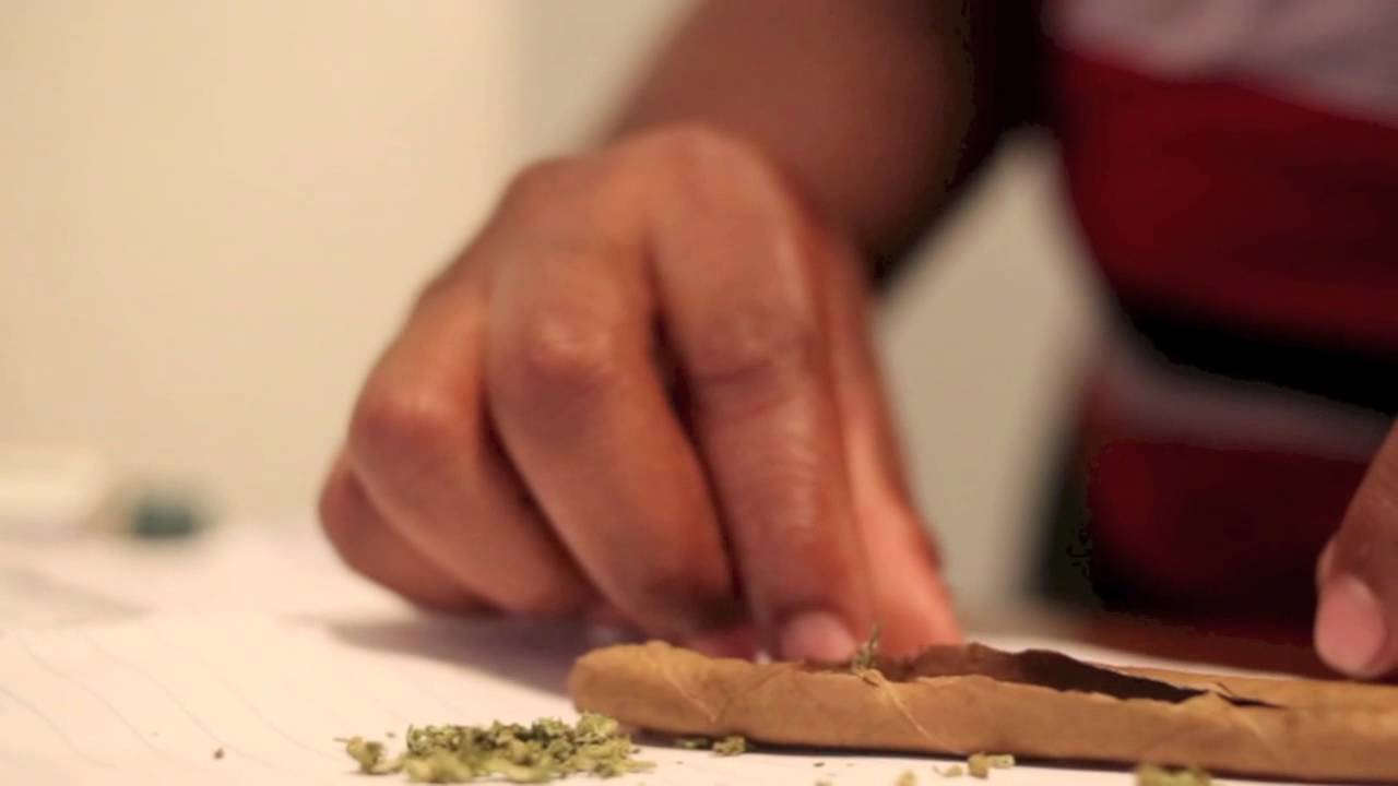 Different Streetz "Smoke Something Roll Something"  T.O.E.T