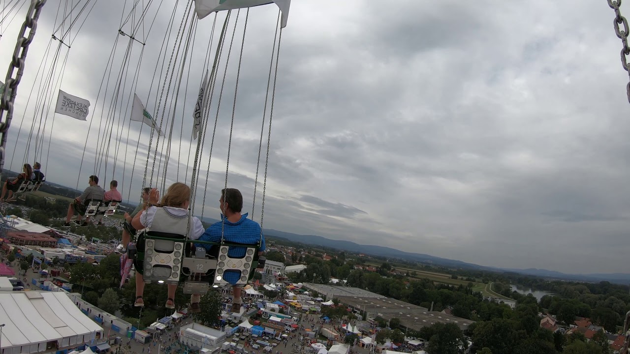 Kettenkarussell Kirmes Fahrgeschäft Kettenflieger Jules Verne Tower Gäubodenfest Volksfest Onride
