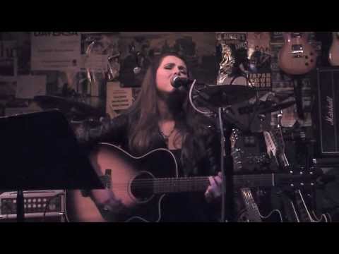 November Rain ~Unique Cover Of Guns And Roses'~ By Sandi Thom At The Baked Potato