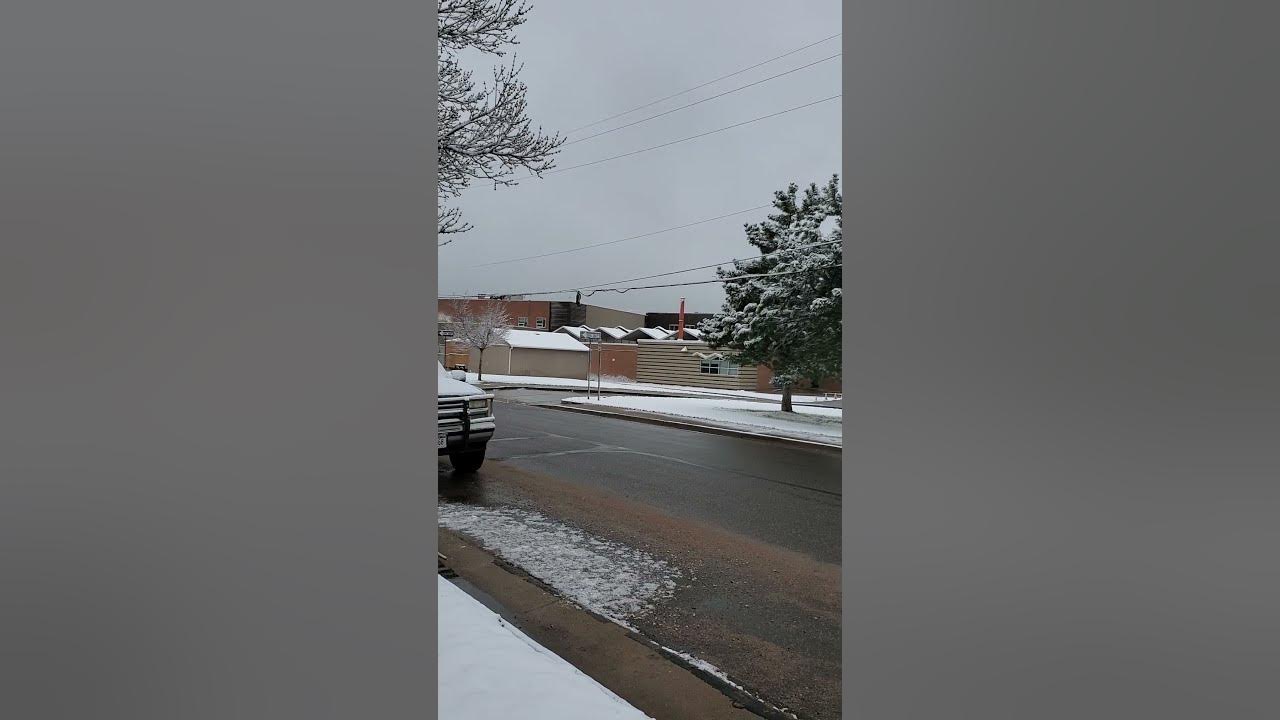 It's strange!Today, April 22, it's still snowing in Colorado. YouTube