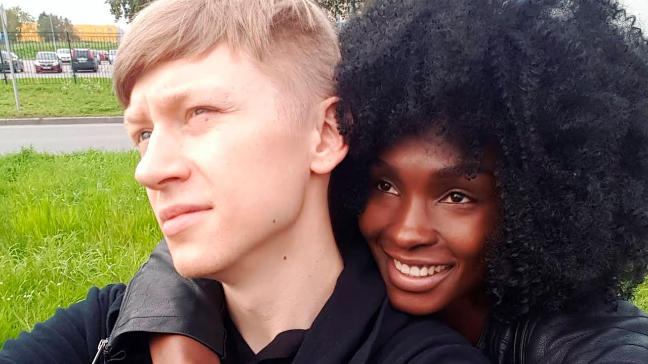 Африканка влюбилась в русского парня. И не побоялась переехать к нему в Якутию!