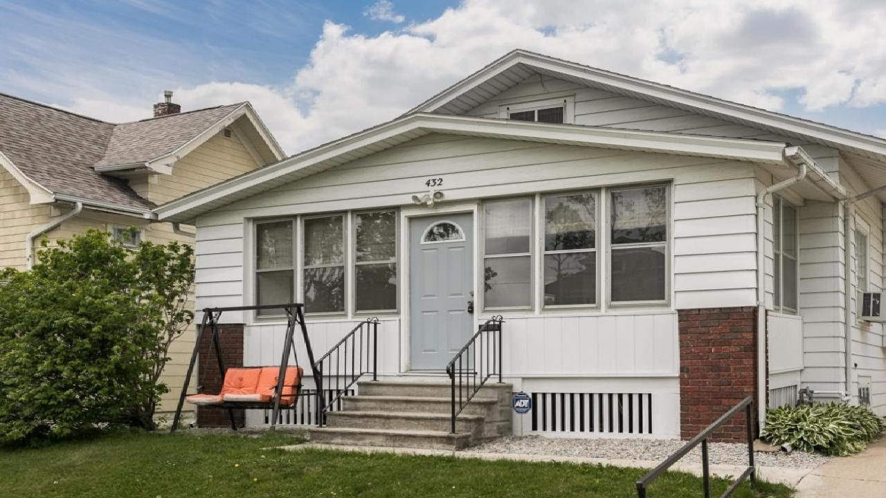 432 33rd St NE, Cedar Rapids, IA Presented by The Graf Home Selling