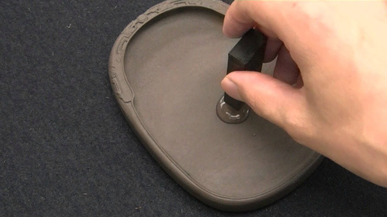 墨の磨り方（すりかた） How to make a Calligraphy ink - YouTube