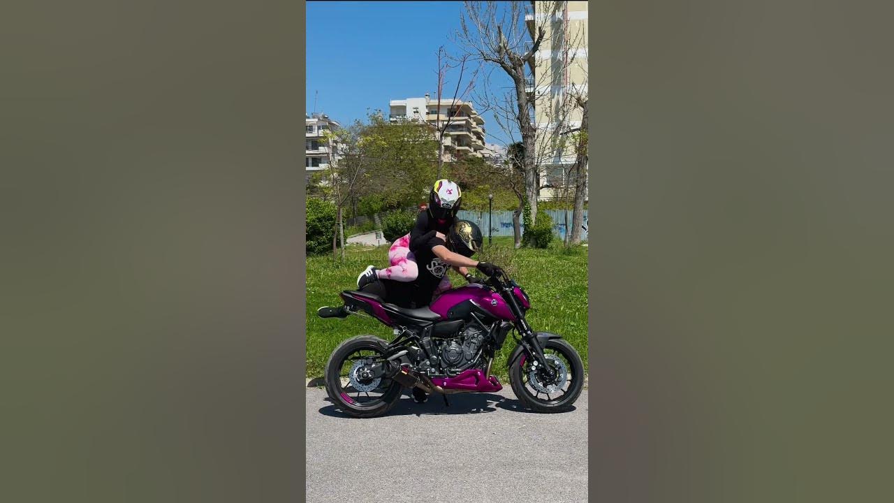 The right way to get your girlfriend on a motorcycle 😂 #fyp #motogirl #motocouple #trend
