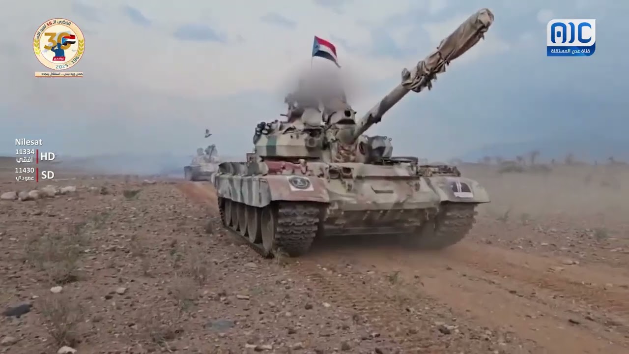 شاهد بالفيديو | مناورات عسكرية بالدبابات والكاتيوشا والأسلحة الثقيلة والمتوسطة لمحور سقطرى القتالي