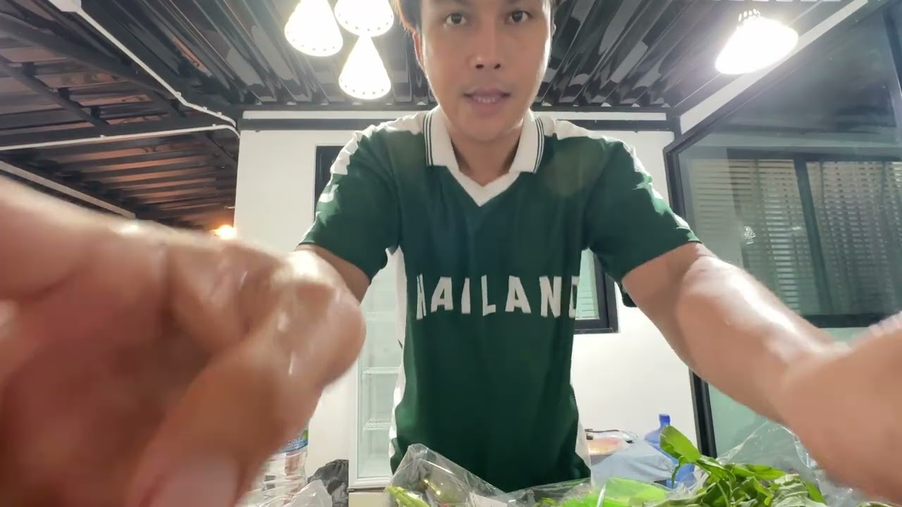 โอ้ย เกิดอะไรขึ้นกลางดึกกับพระเอกวัฒน์ จนต้องลุกมาทำสิ่งนี้