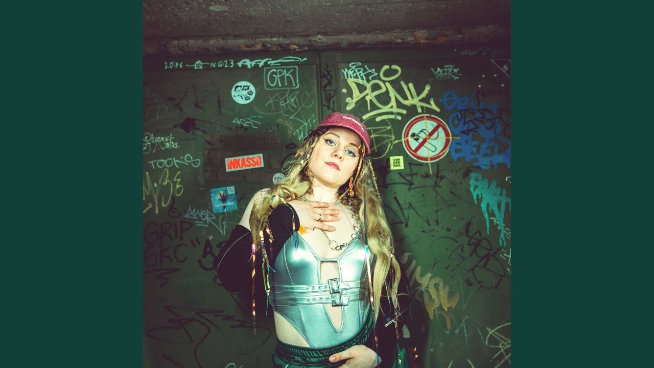 YouTube पर Main Character देखें YouTube पर Main Character देखें