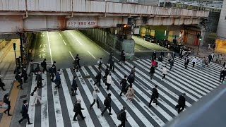 JR西日本　大阪駅周辺　2020/4/21　新型コロナウイルス特別措置法に基づく緊急事態宣言が全国に発令され、大阪府は特定警戒都道府県に指定されました。緊急事態宣言発令中のJR大阪駅周辺。