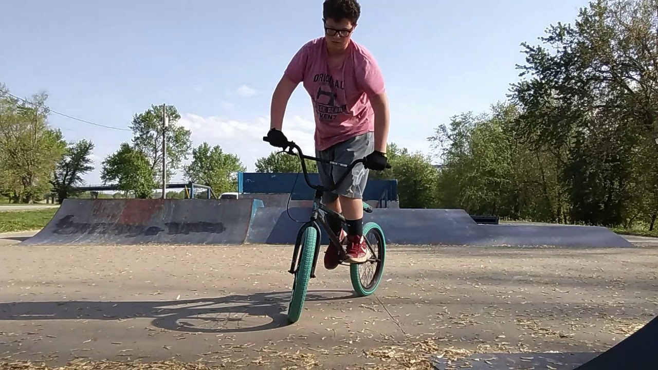 New bmx bike at scate park - YouTube