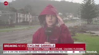 Power cuts, huge swells and high winds as Cyclone Gabrielle barrels across North Island | Newshub