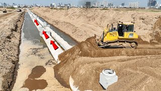 Unique Activity Method Supervisor Sand Increasing Bulldozer Power to Push Sand Clearing