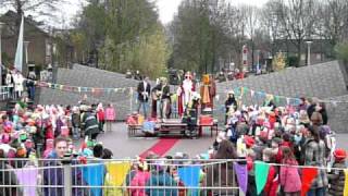 Sinterklaas Wie Kent Hem Niet Door De Spits - 4 December 2009.Mov