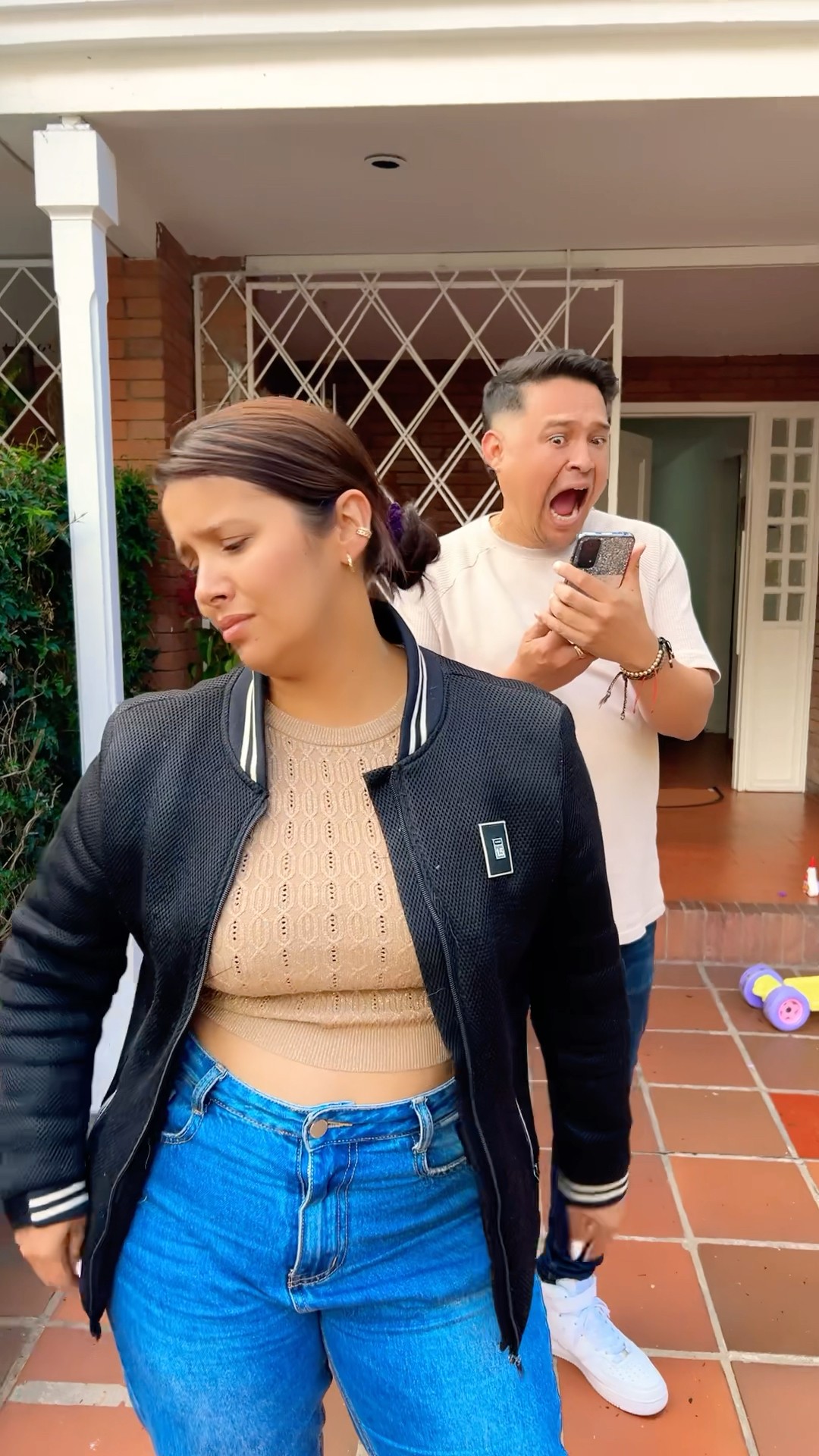 SOLO SOMOS AMIGOS ?#humor #cosasdefamilia #comedia #shortviral #fypviralシ