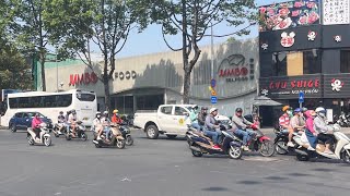 Vietnam First Time LIVE Exploring Ho Chi Minh City (Saigon) Sunday Morning (March 17, 2024)