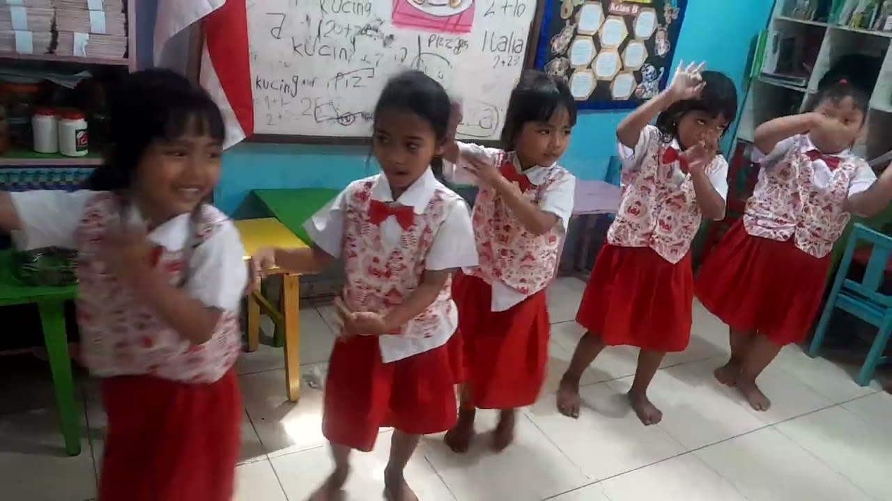 Anak-anak senang menari. Tidak diajari lihat di Youtube 😍❤️