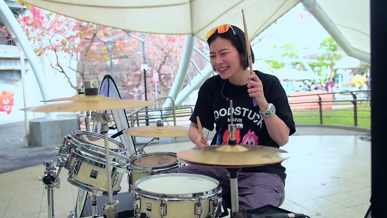 玖壹壹 Nine One One, 陳嘉樺 Ella《來個蹦蹦》街演 FEB | 羅小白 S.white