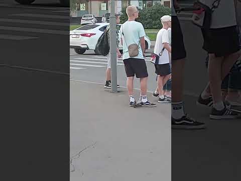 Да наглец ,ну и что денег отдал и дальше,а движение с закрытыми госномерами какой штраф????