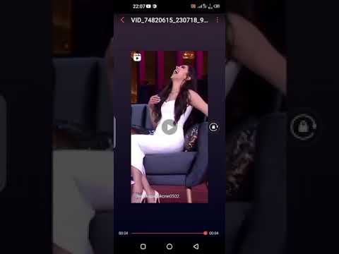 اليا بهات و موقف محرج و مضحك مع ديبيكا في التلفزيون الوطني على برنامج كوفي ويد كاران 