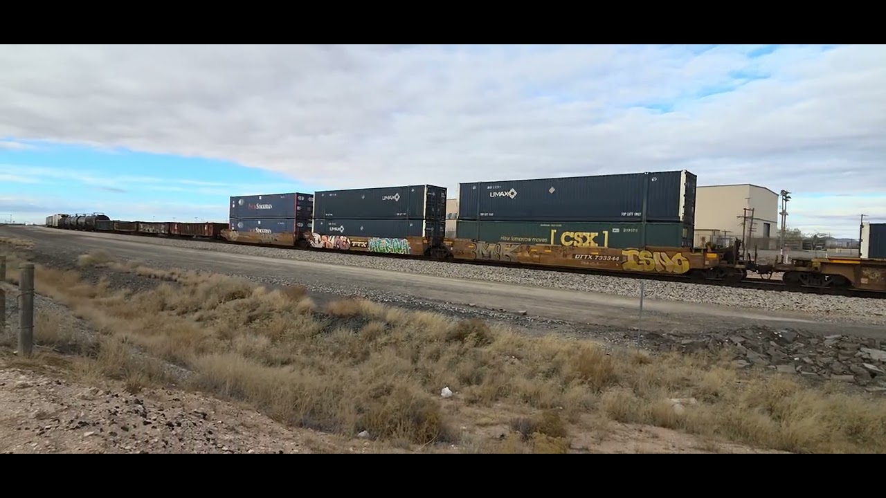 Union Pacific eastbound manifest yard transfer leaving from Santa Teresa New Mexico 12/27/25
