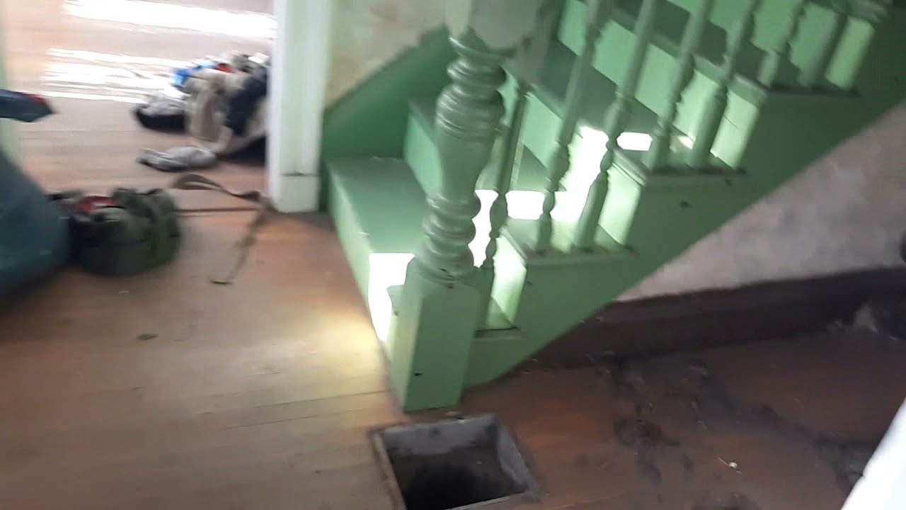 Abandoned Maine: 1920's Farmhouse